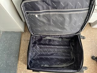 Maleta de viaje negra