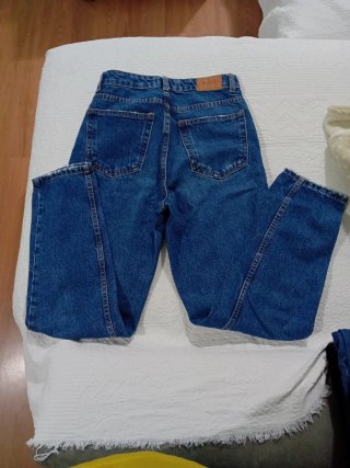 Pantalón vaquero Bershka azul