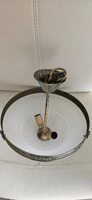 Lámpara de techo clásica dorada y blanca