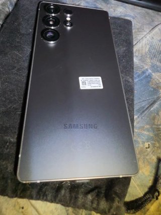 Samsung Galaxy S25 Ultra ,con cargador inalambrico