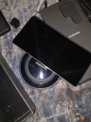 Samsung Galaxy S25 Ultra ,con cargador inalambrico