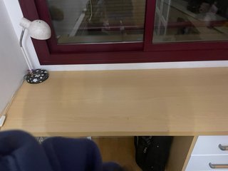 Escritorio grande de madera y blanco