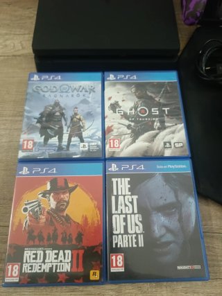 Consola PS4 Slim + 4 Juegos + Mandos
