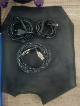 Consola PS4 Slim + 4 Juegos + Mandos