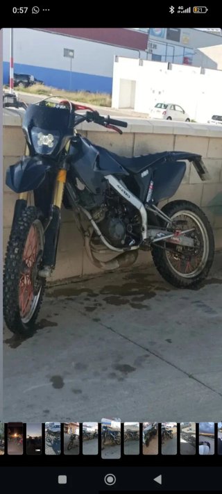 Moto Enduro/Motocross Negra y Naranja