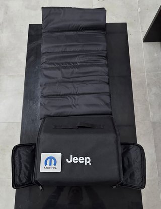 Manta de picnic Jeep negra con funda