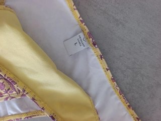 Bikini marrón y amarillo floral
