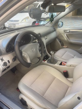 Mercedes-Benz Clase C 2005