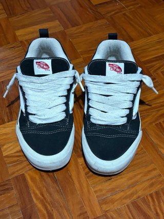 Tênis Vans Preto e Branco Não tem caixa