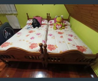 Cama individual de madera de castaño