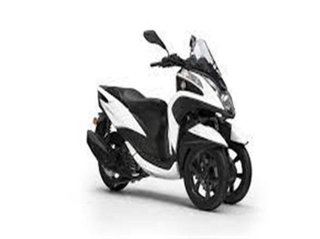 Estribo reposapies derecho yamaha tricity . 29408