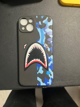 Funda iPhone 13 Tiburón Camo Azul