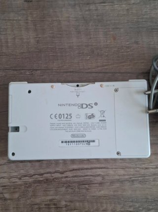 Nintendo DSi Blanca + Cargador
