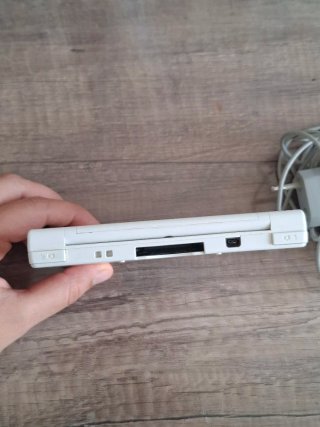 Nintendo DSi Blanca + Cargador