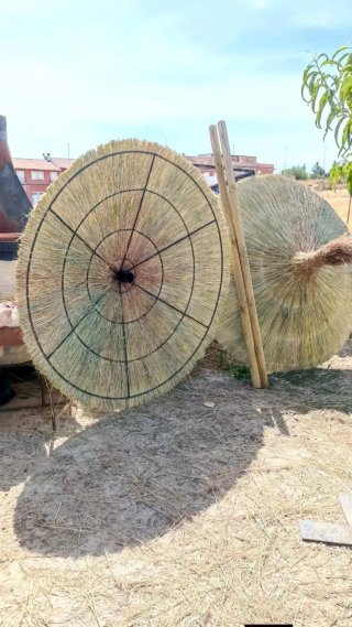 Sombrillas de paja para piscina