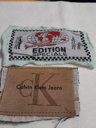 Lotes de etiquetas de ropa variadas
