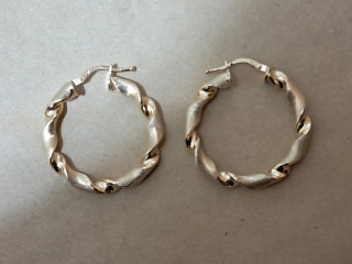 Aros de oro 18k rizados 28mm