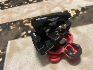 Pedales E-PR4 Race 85x88mm Termoplástico