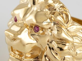 sello oro 18k con piedra con circonita