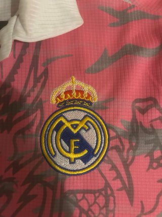 Camiseta real madrid dragon