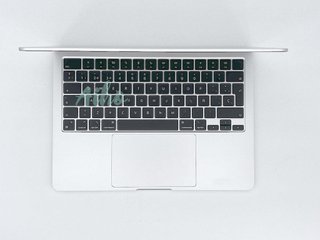 MacBook Air 13" M4 (2025) 10 CPU/10 GPU núcleos - SSD 512GB - 16GB RAM - Plata