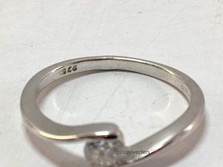 anillo plata 925mm con piedra con diamante de laboratorio
