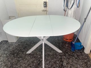 Mesa de comedor redonda blanca extensible