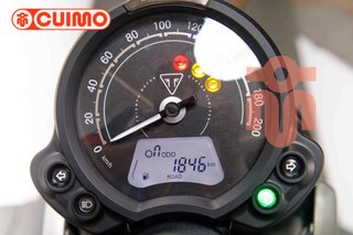 TRIUMPH SPEED TWIN 900