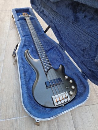 Servicio de reparacion de guitarras y bajos