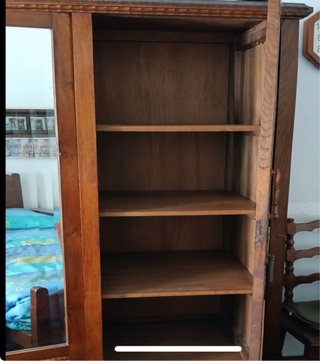 Armario de madera vintage ideal para restaurar