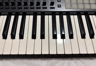 Teclado MIDI Novation Launchkey 49 MK2