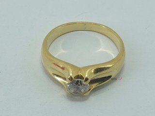anillo oro 18k con piedra con circonita