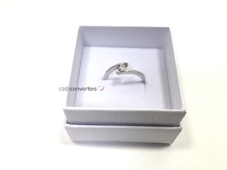 anillo oro 18k con piedra con diamante