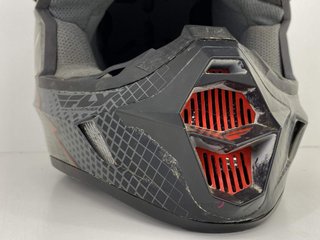 casco off road fly racing no indica