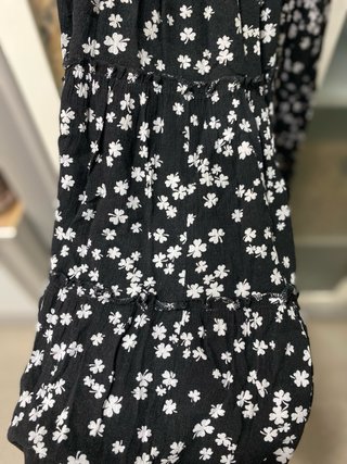 Vestido floral azul y blanco