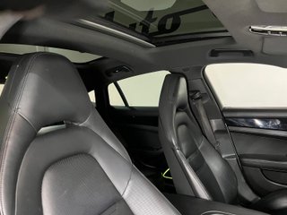 Porsche Panamera 4 E-Hybrid