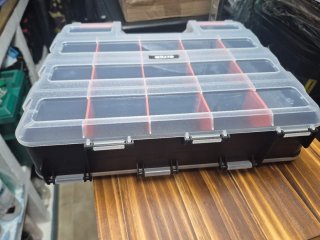 Caja de pesca AIRAJ 32x27x8cm. A estrenar