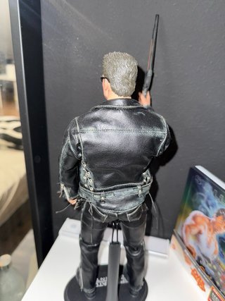 Hot Toys Terminator T-800 Figura Coleccionista