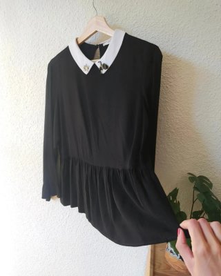 Blusa Mango cuello blanco pedrería talla L