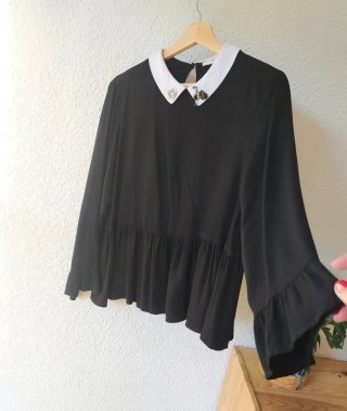 Blusa Mango cuello blanco pedrería talla L