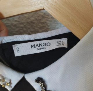 Blusa Mango cuello blanco pedrería talla L