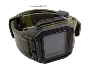 relojes digitales nixon regulus black multicam