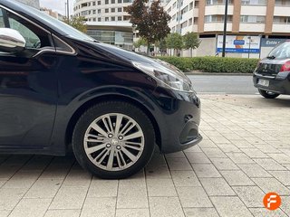 Peugeot 208 5P ALLURE 1.2L PureTech 81KW (110CV) S&S