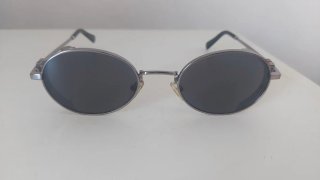 Gafas de sol Miu Miu redondas negras
