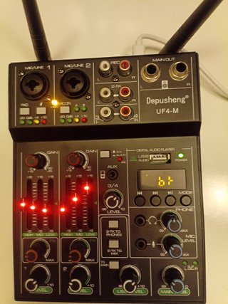 Mesa Mezclas Wireless Depusheng UF4-M 5 Canales