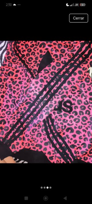 Sudadera Adidas Leopardo Rosa y Negra. Bordado
