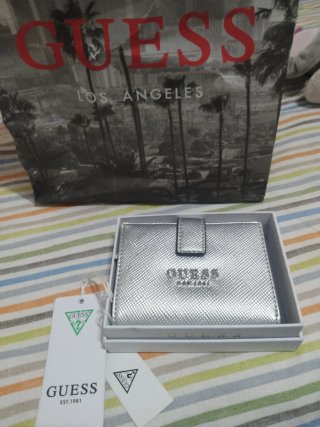 Monedero Guess Plateado