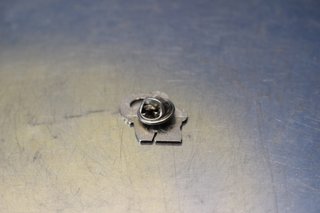 Pin, chapa de Banco Santander. Elefante hucha.
