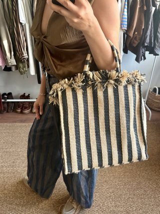 Bolso de rafia con rayas
