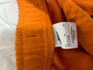Pantalón corto Nike Tech Naranja